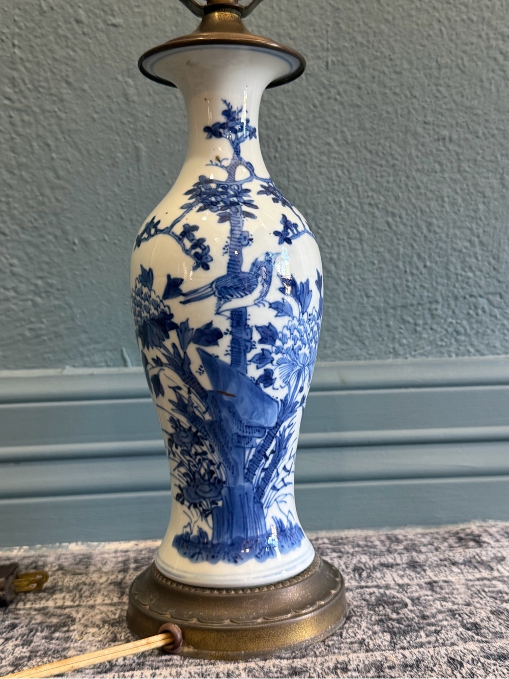 Vintage Blue & White Porcelain Chinoiserie Table Lamp Bird & Peony Flower Brass